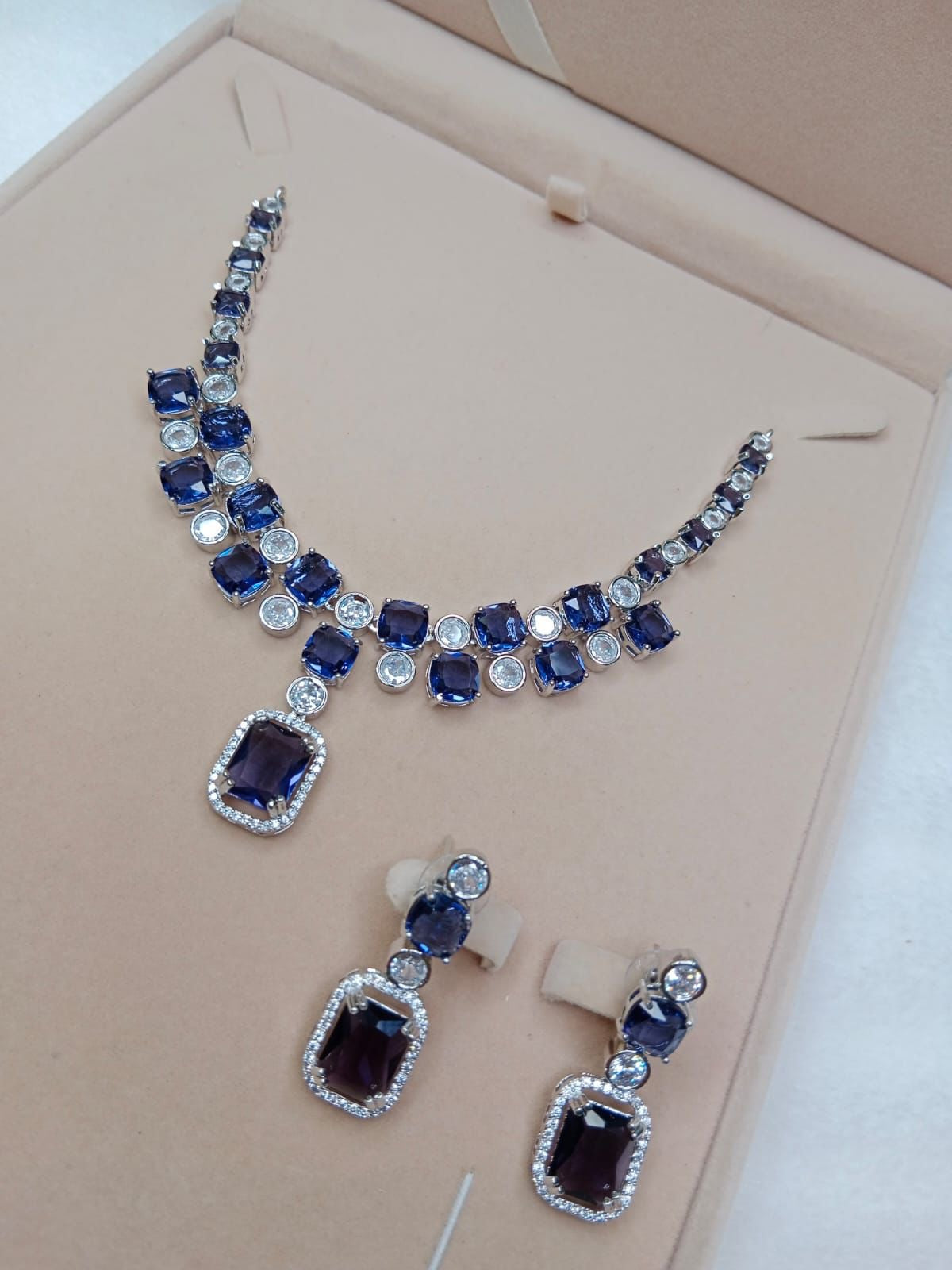 AD Necklace Set