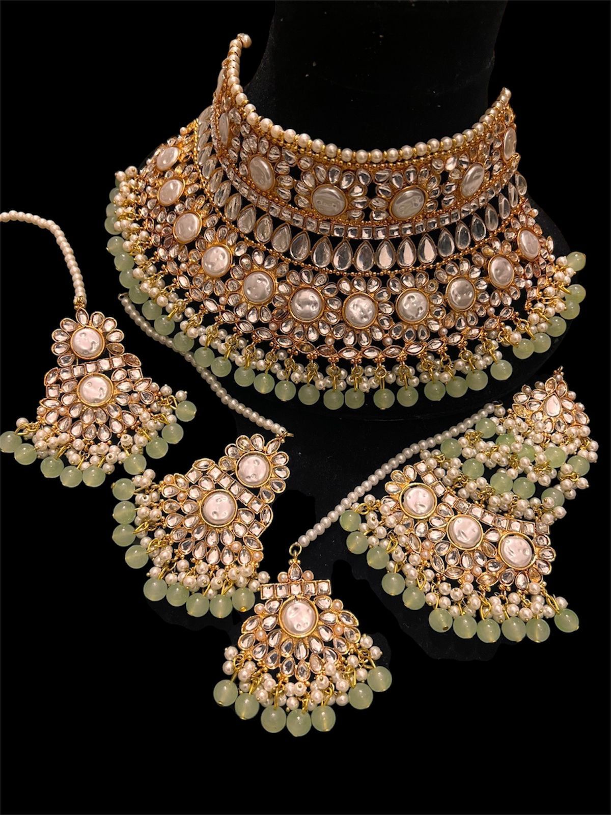 Choker collor sets