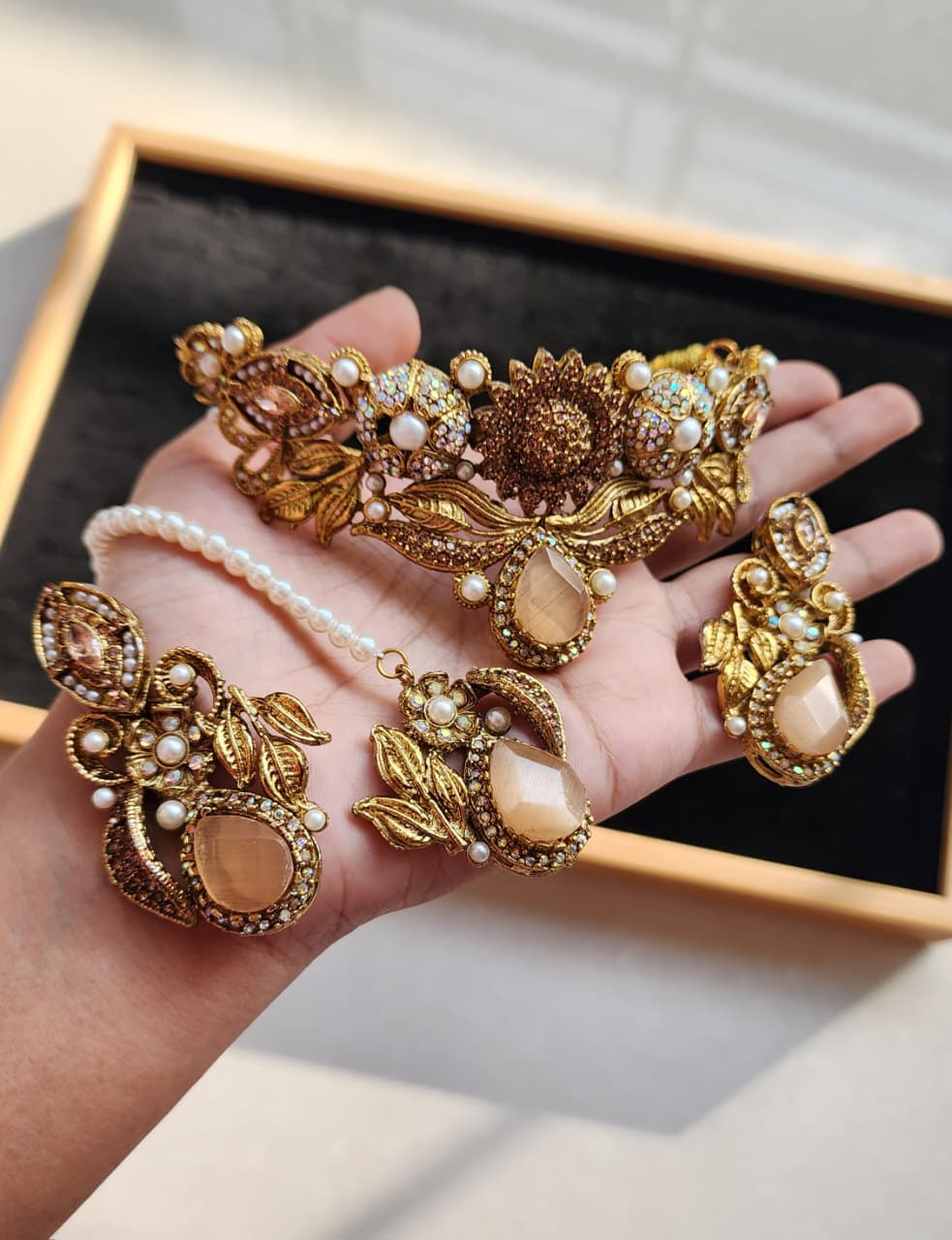Designer collection Handmade stone with turkish work chokkar set