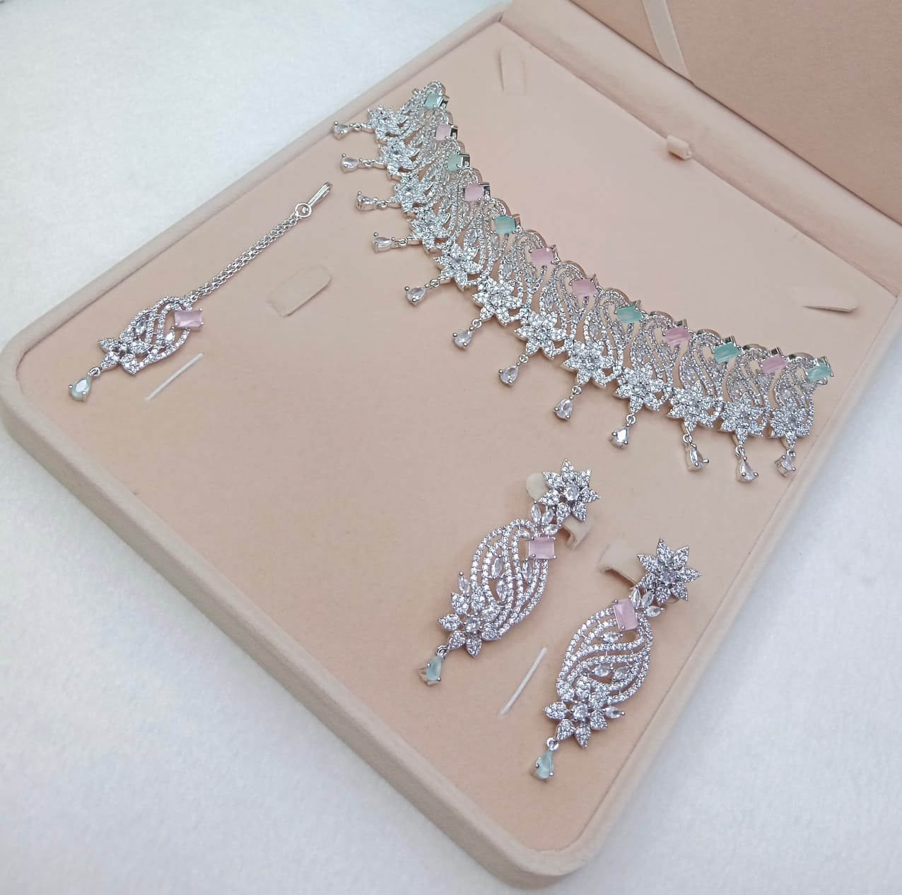 Zircon necklace sets