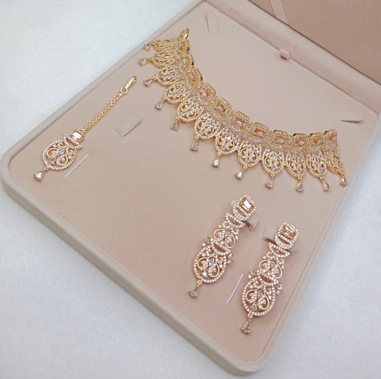 Zircon necklace sets