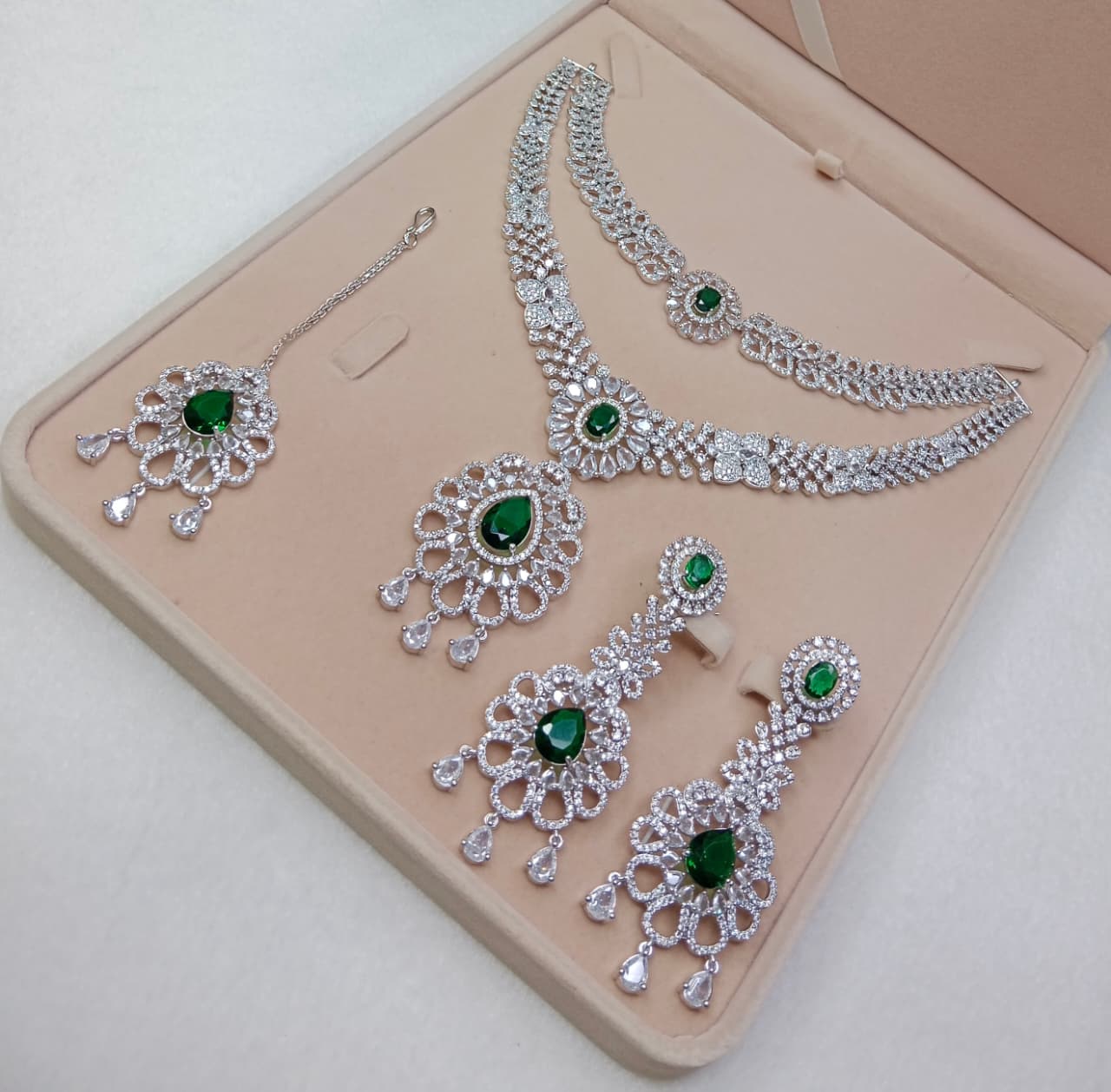 Zircon necklace sets
