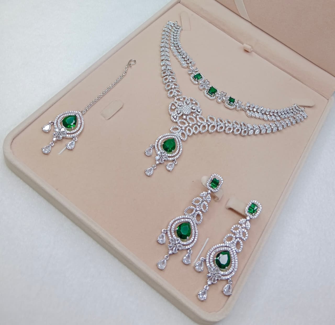 Zircon necklace sets