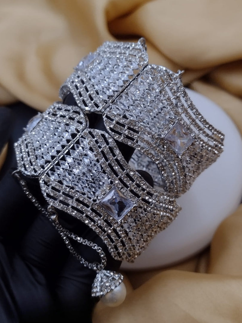 New design  Stylish  Open able  Two piece bangle
