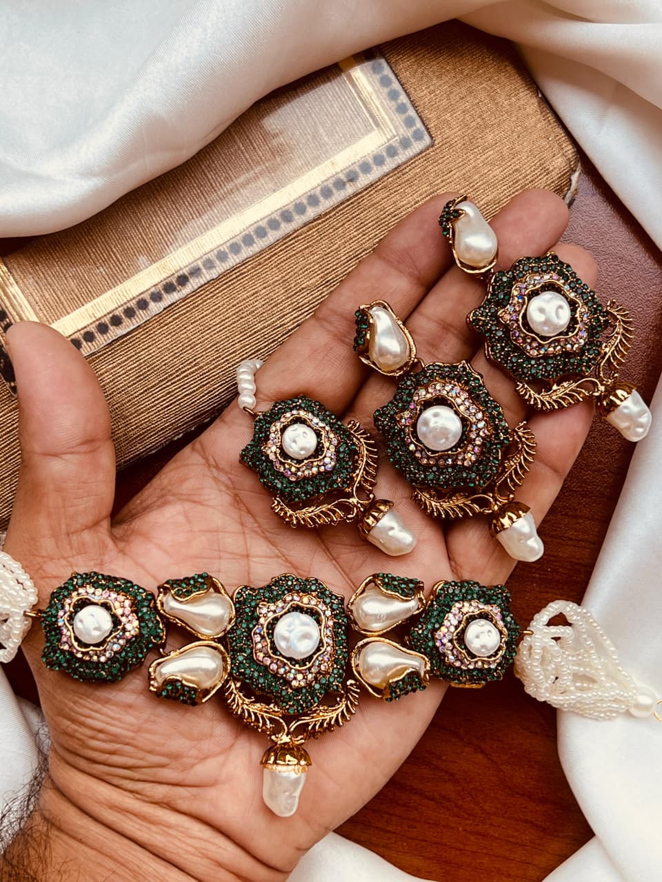 Beautiful Turkish 3re D flower choker set