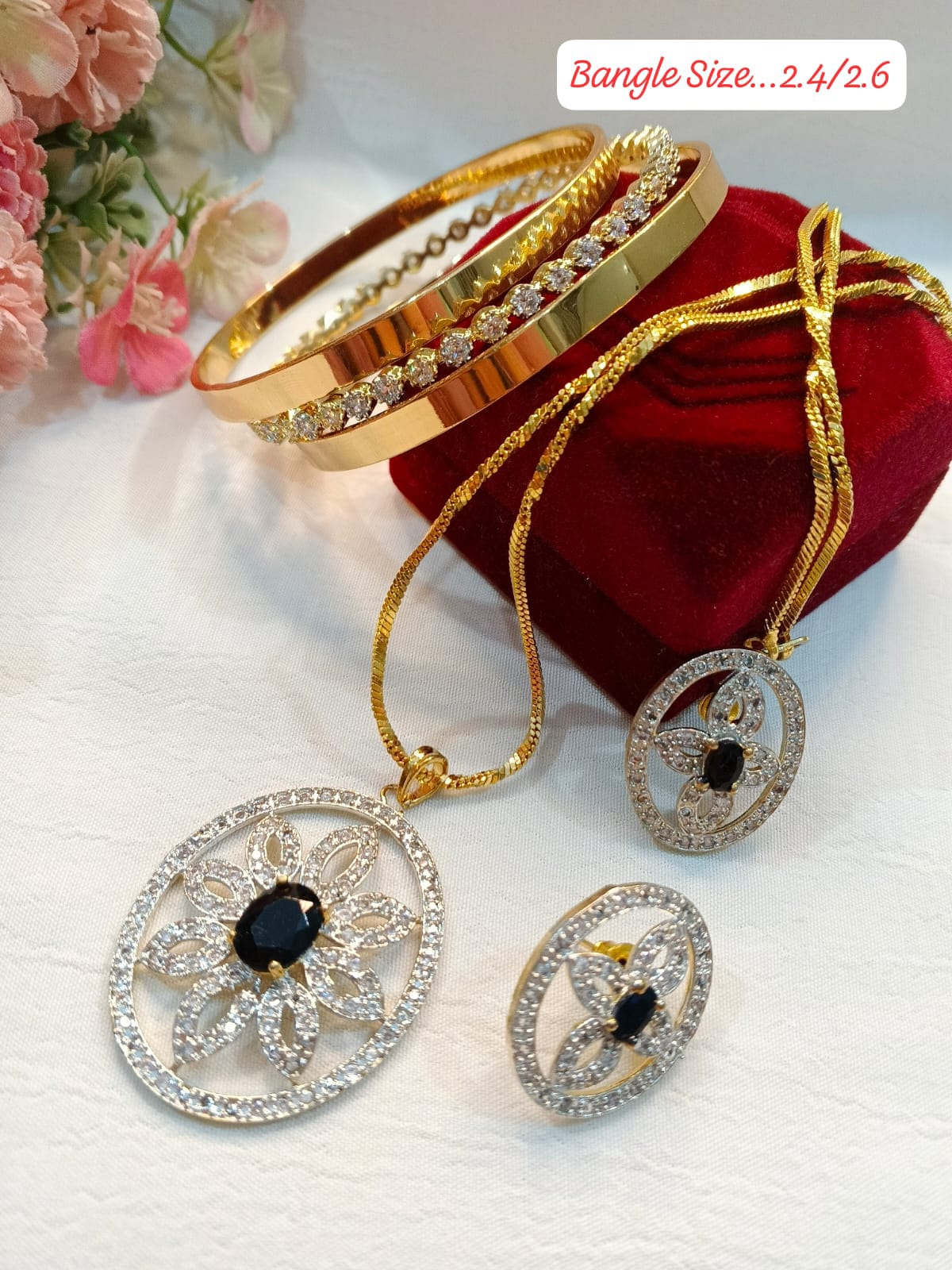 Zarcoon Locket Set and Bangles