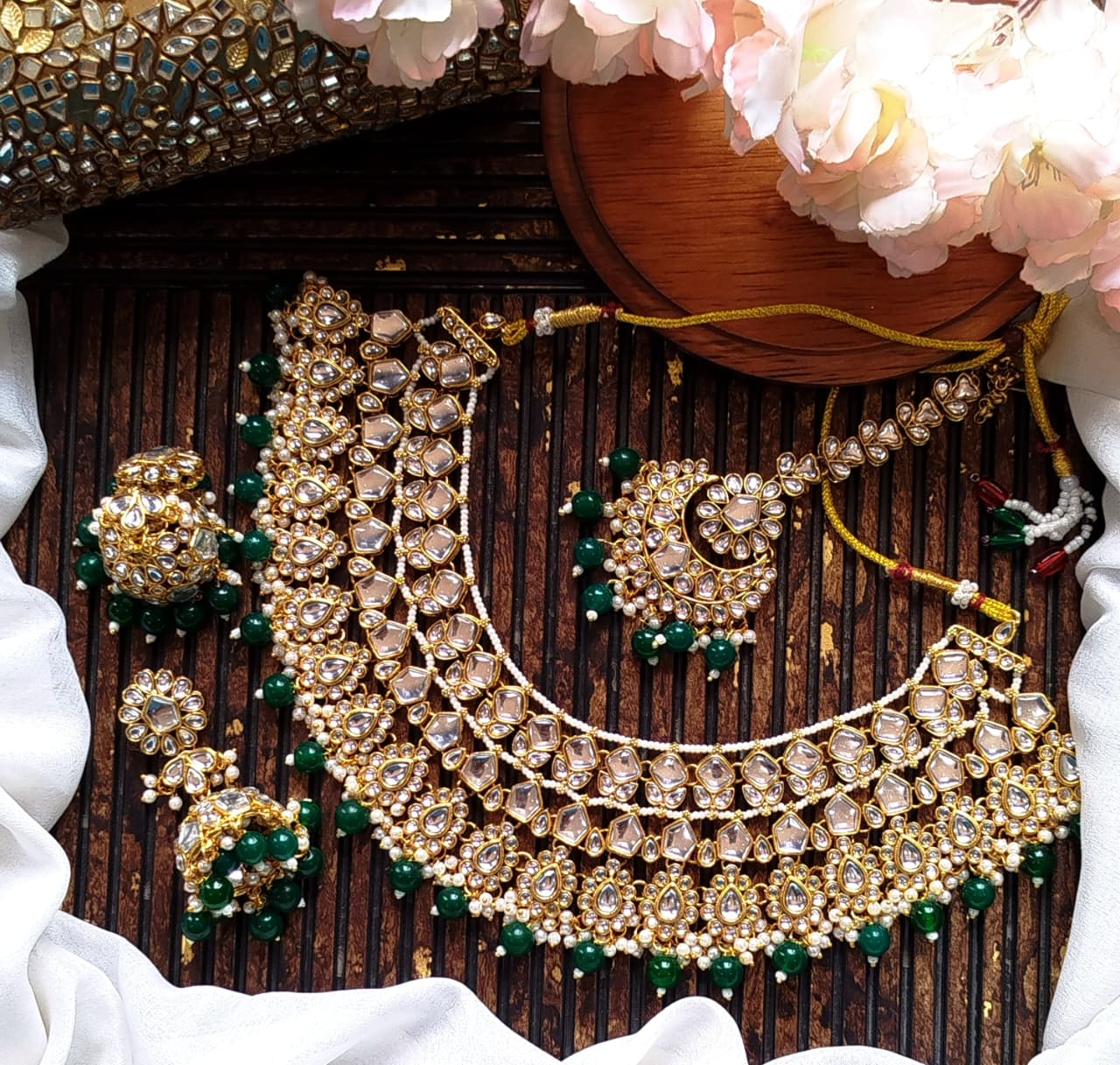 Beautiful Indian Dabbi Kundan Bridal Set