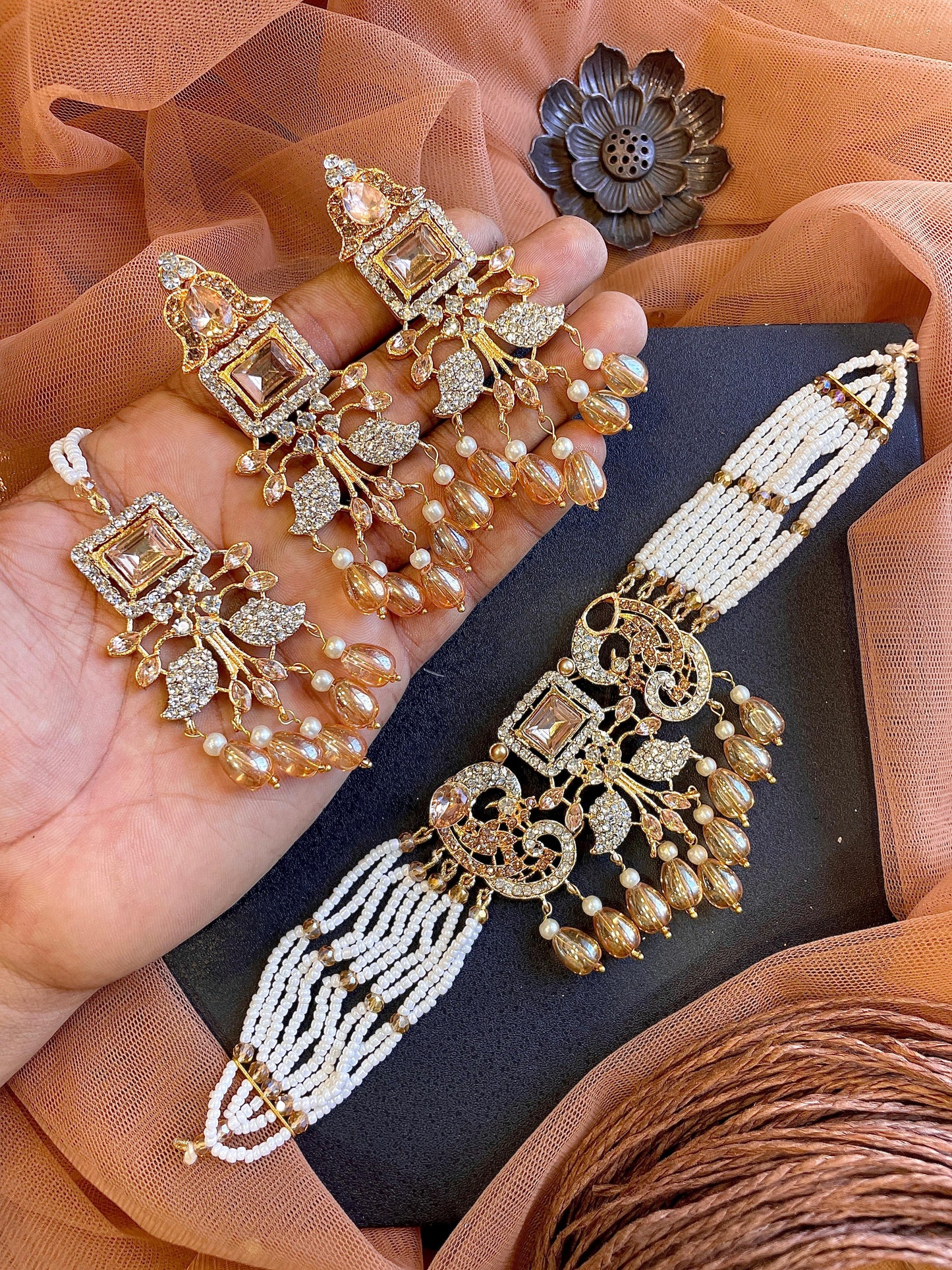 Choker set