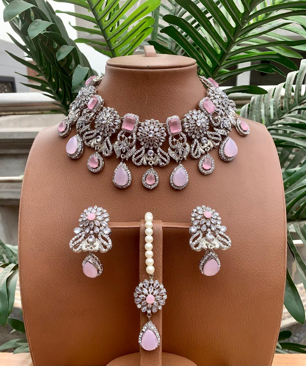Beautiful necklace sets
