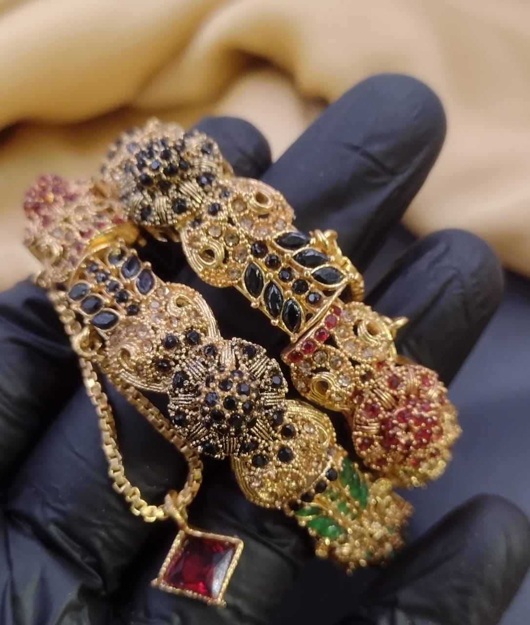 Pair bangles  New design Size  2.6 2.8