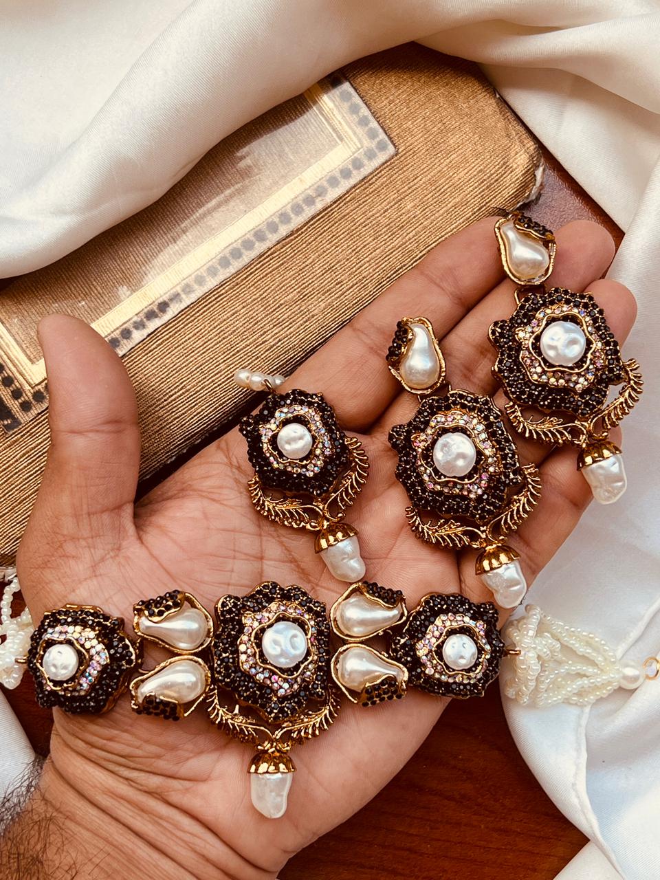 Beautiful Turkish 3re D flower choker set