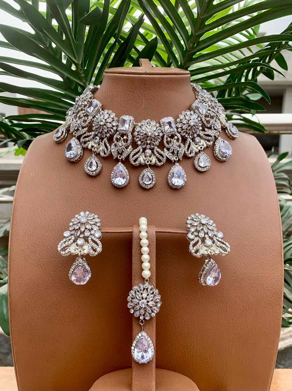 Beautiful necklace sets