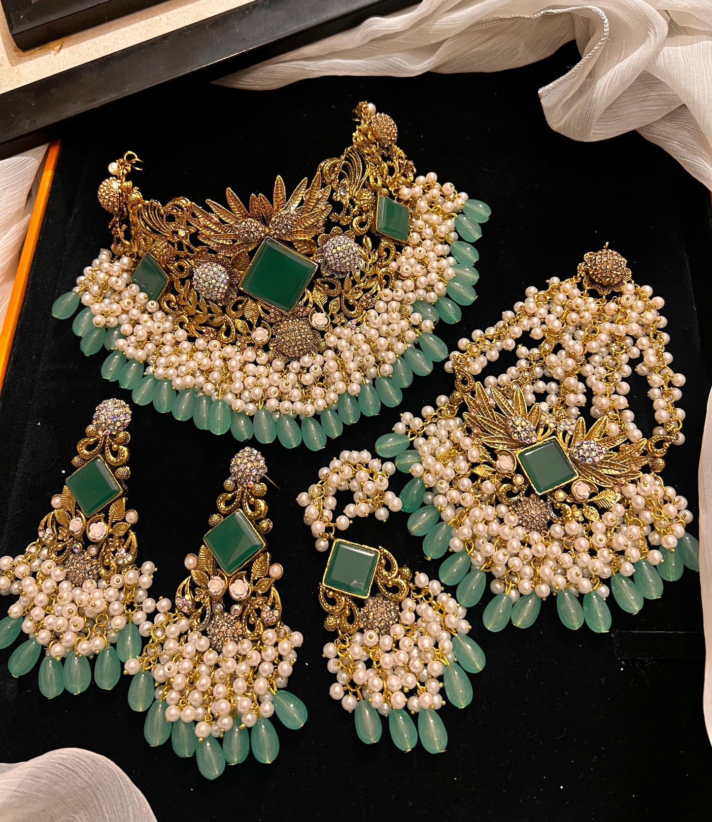 Bridal set in casting