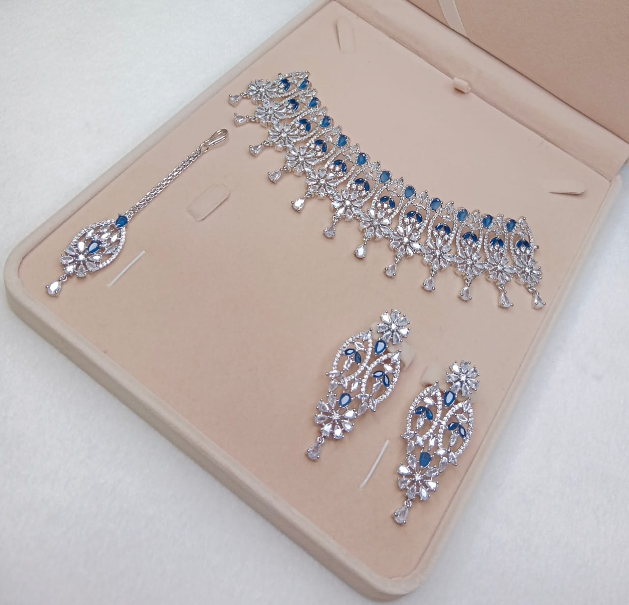 Zircon necklace sets