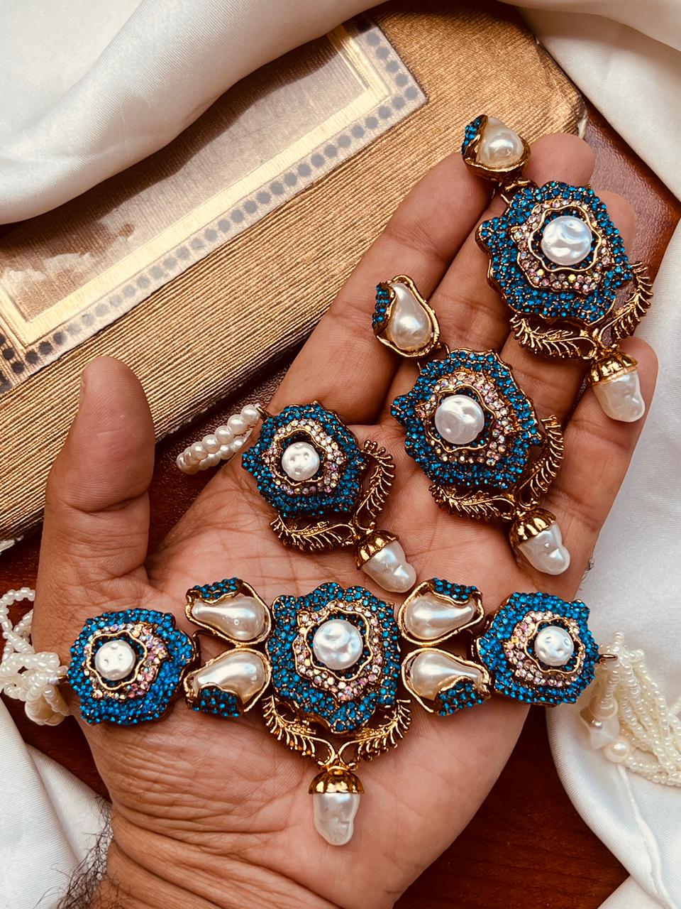 Beautiful Turkish 3re D flower choker set