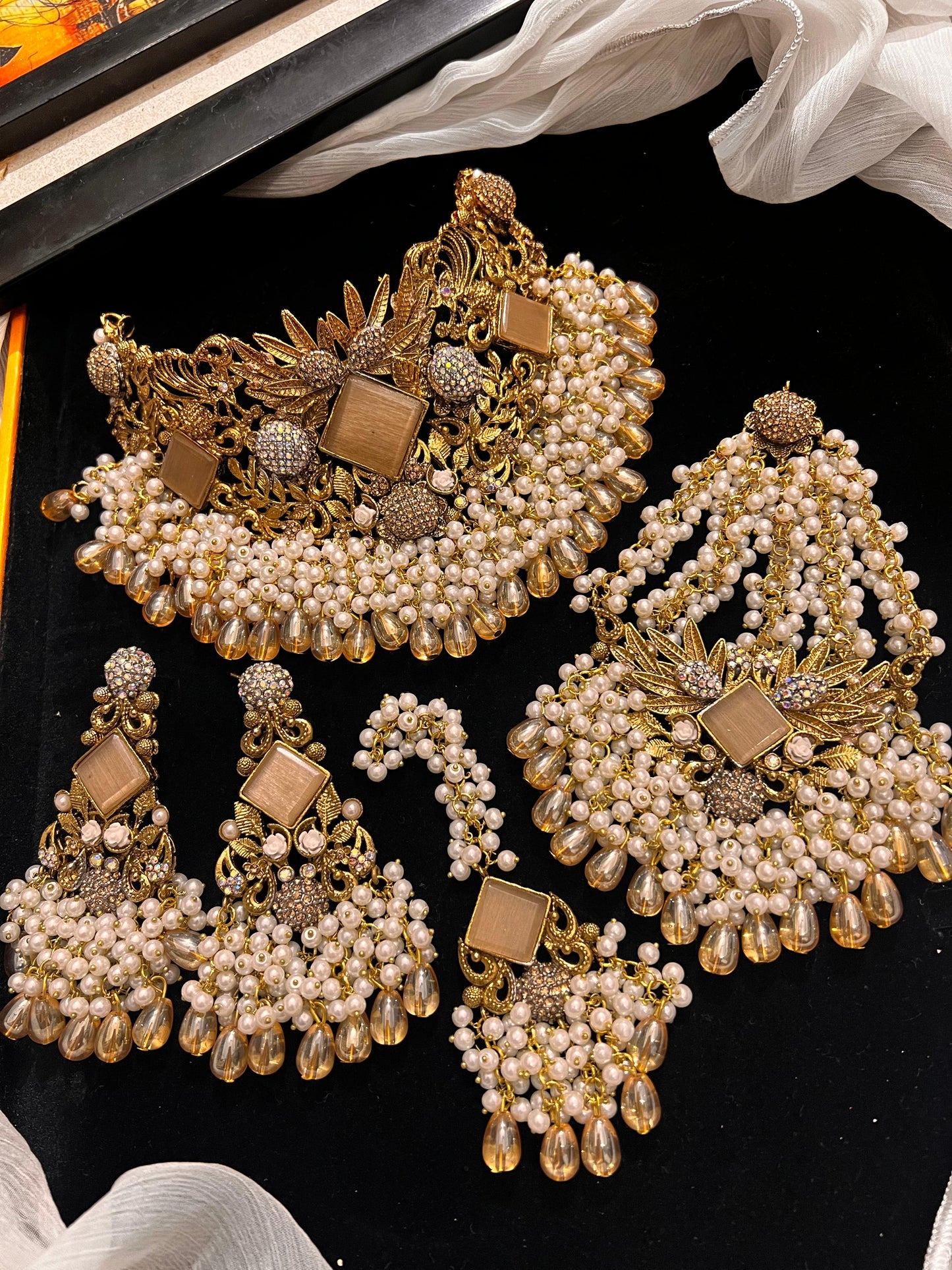 Bridal set in casting