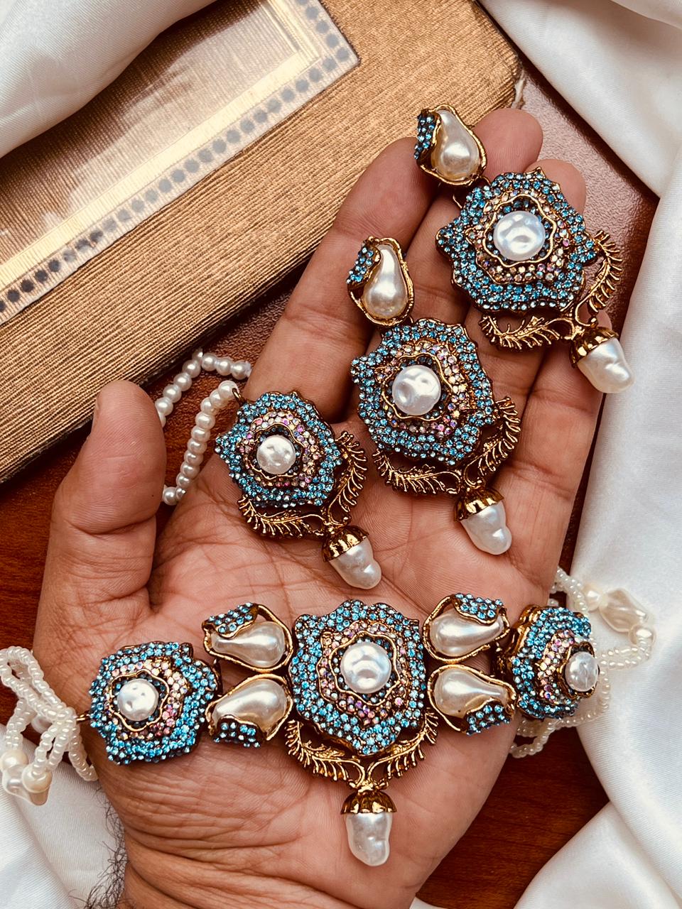 Beautiful Turkish 3re D flower choker set