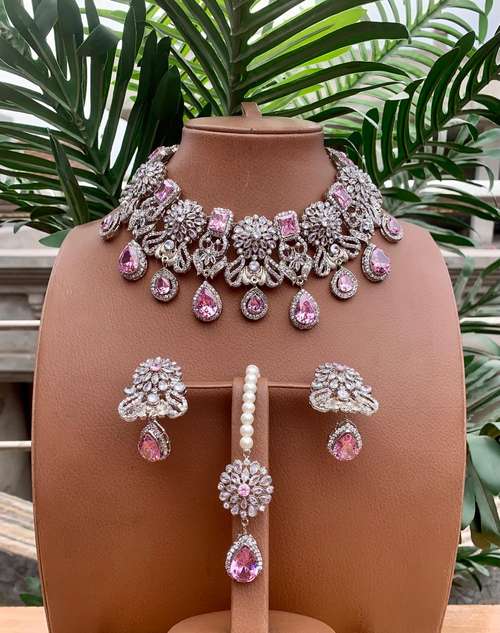 Beautiful necklace sets