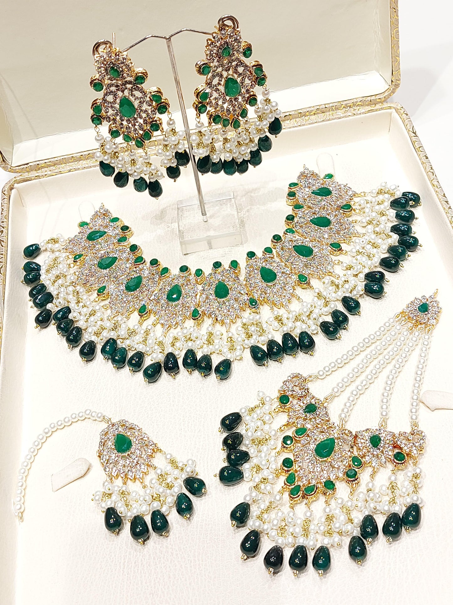 Bridal sets in casting
