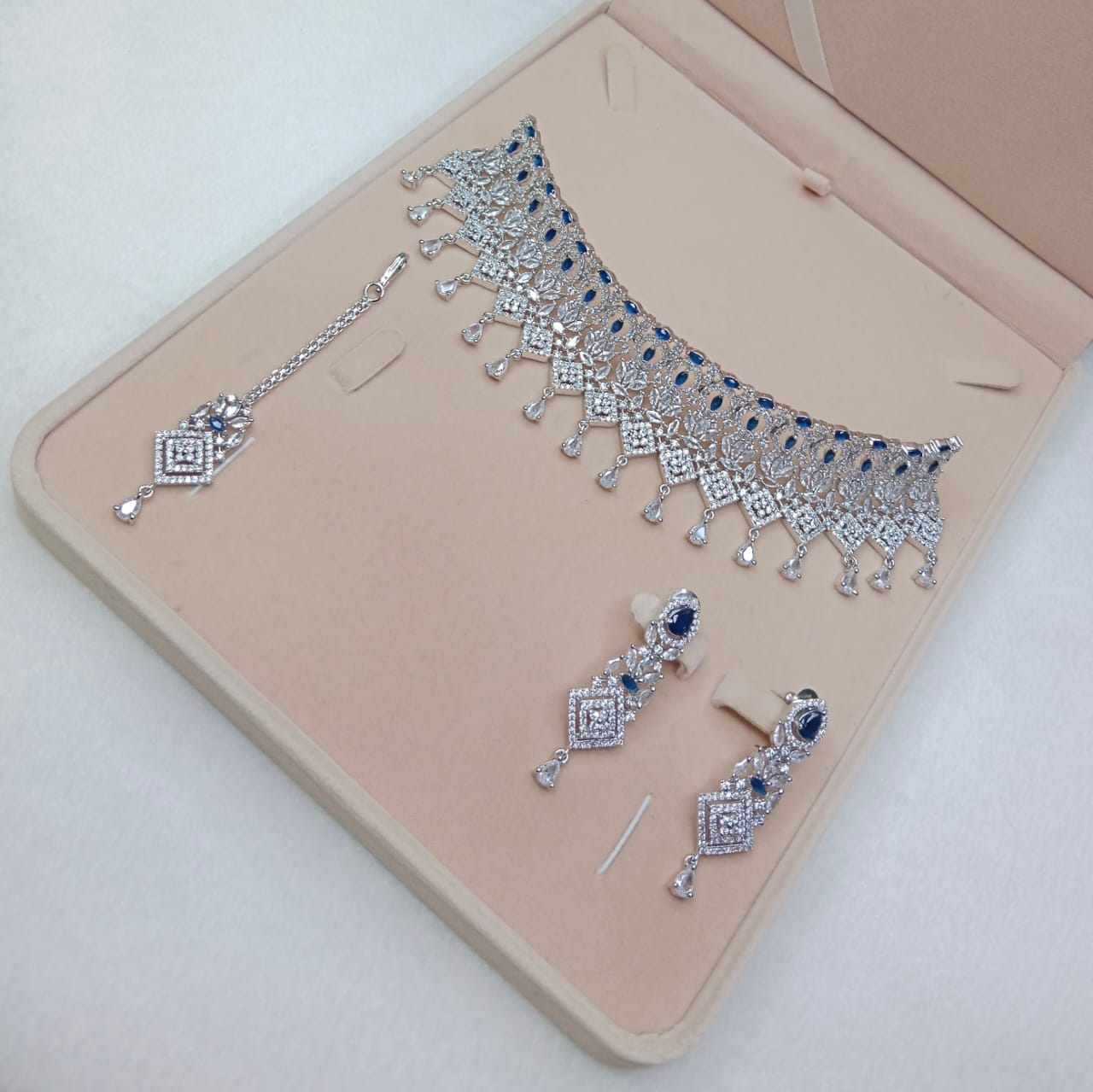 Zircon necklace sets