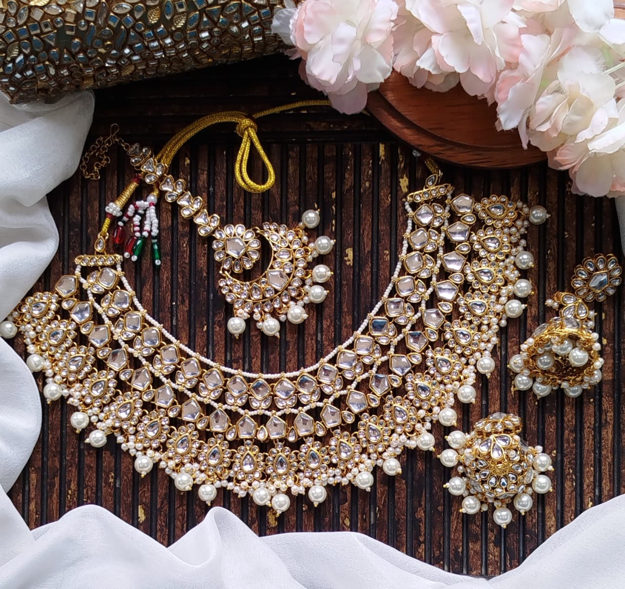 Beautiful Indian Dabbi Kundan Bridal Set