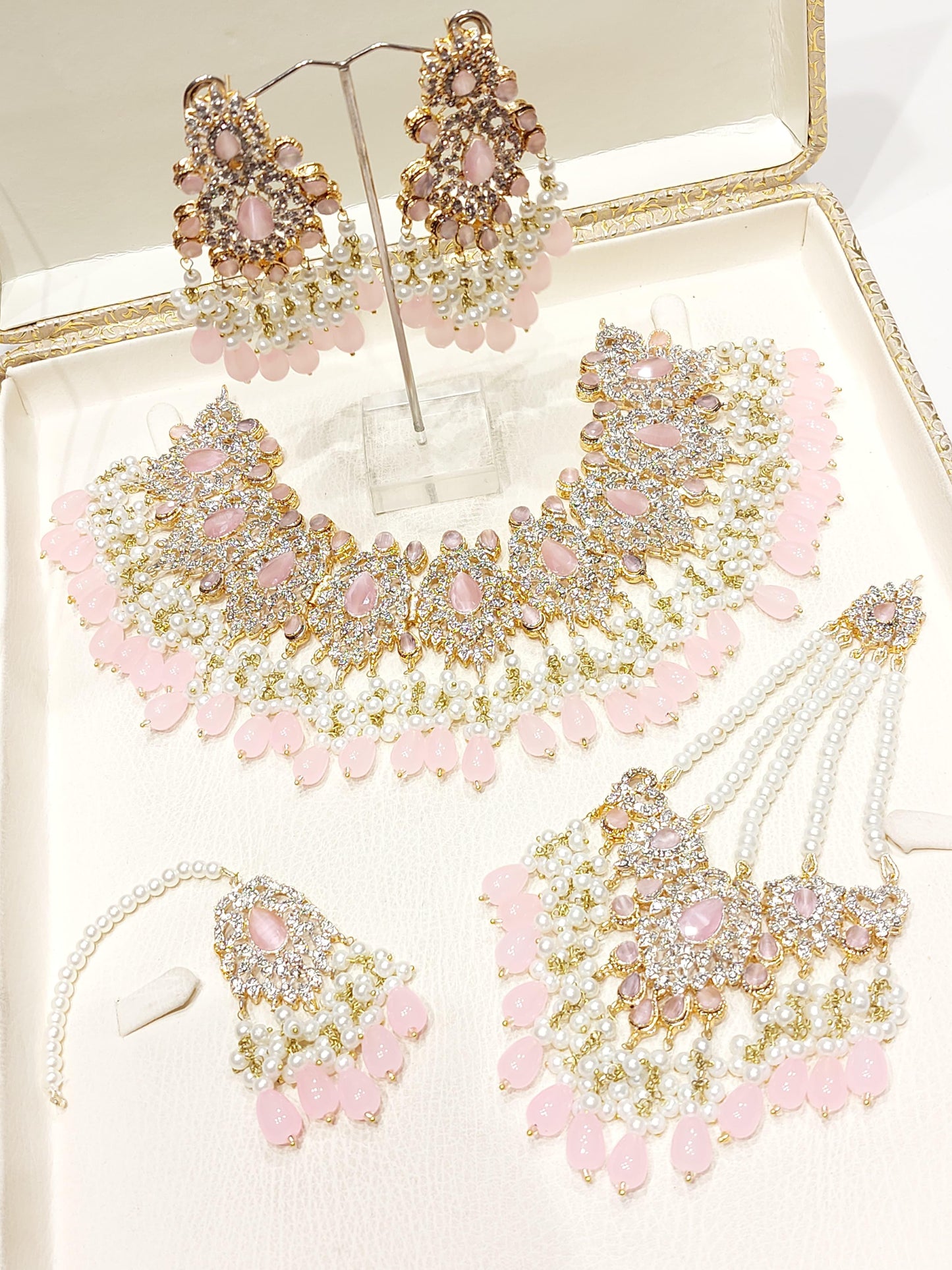 Bridal sets in casting