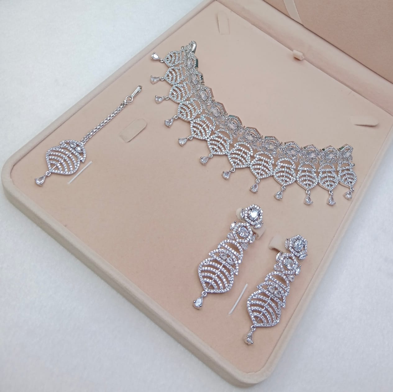 Zircon necklace sets
