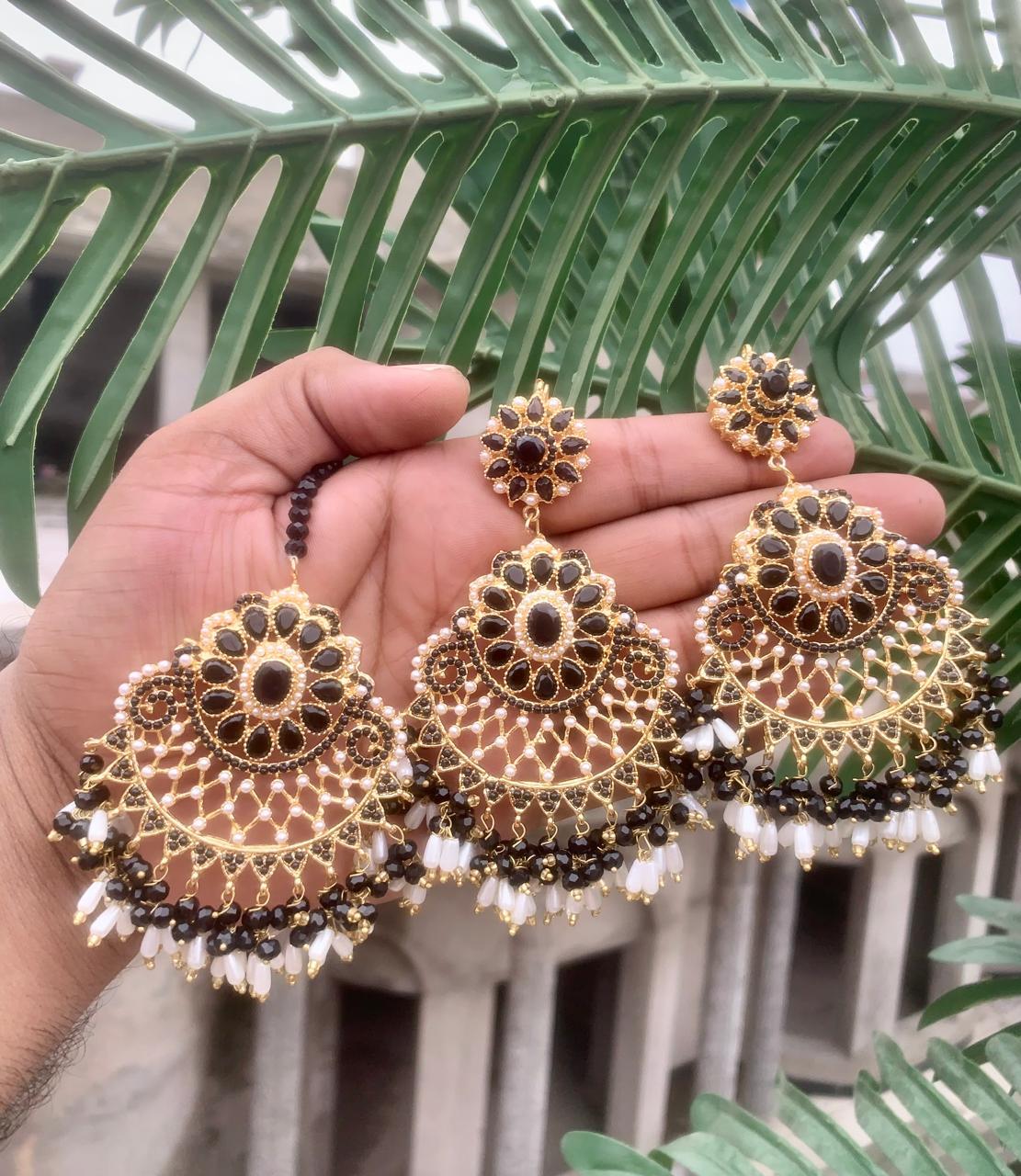 Earrings tikka set