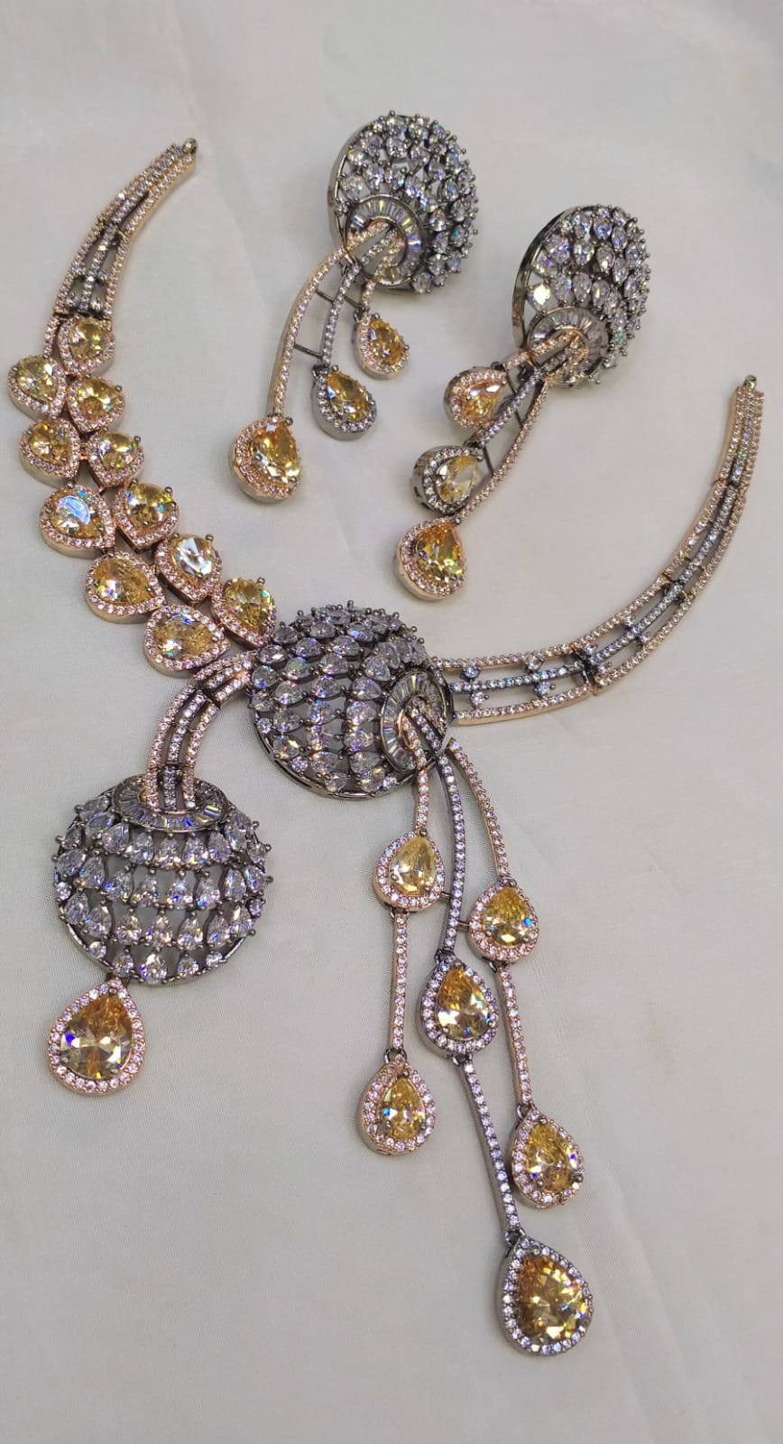 Zircon necklace set