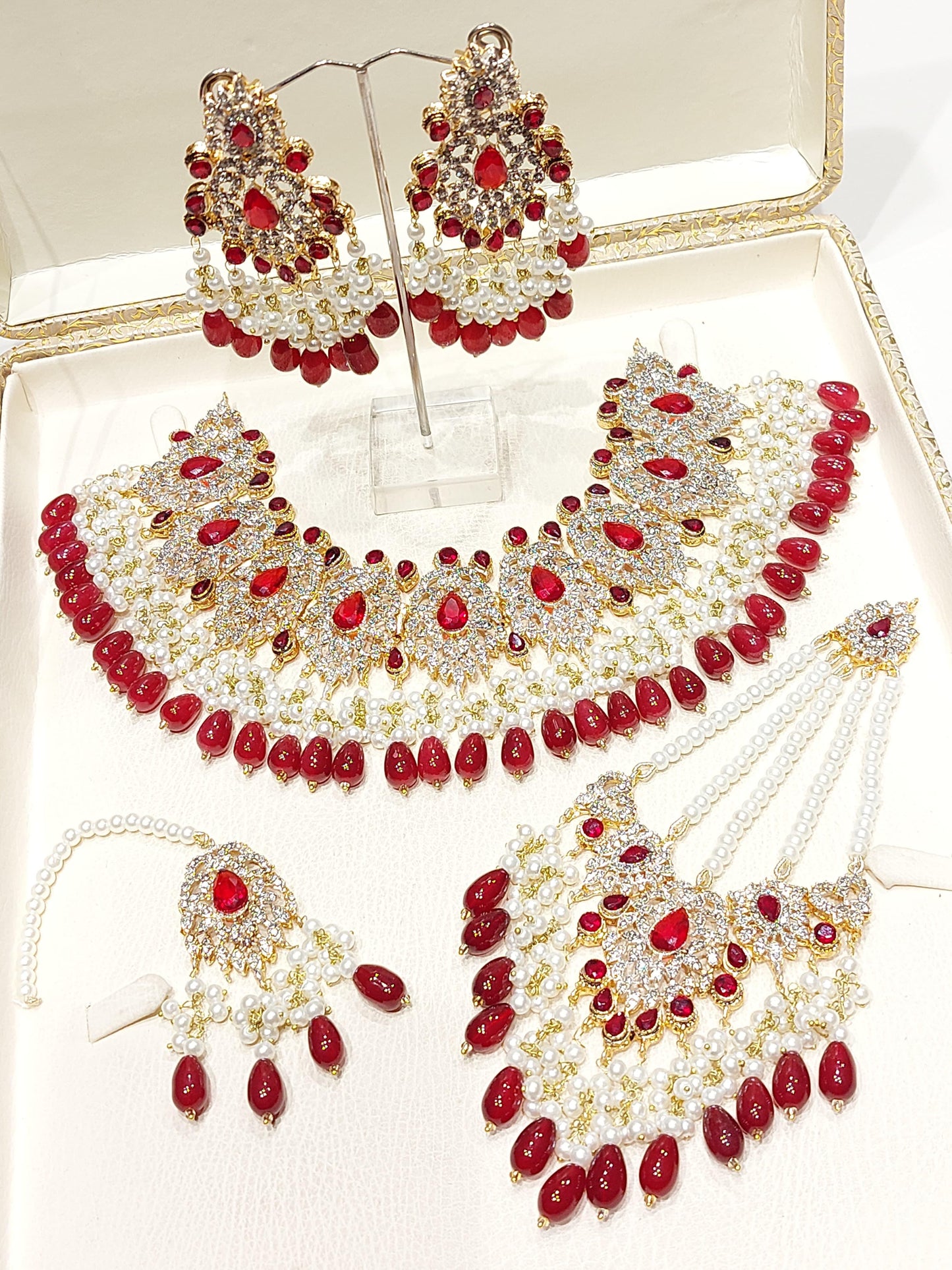 Bridal sets in casting