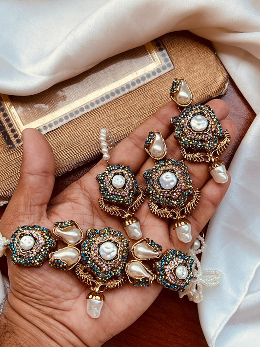 Beautiful Turkish 3re D flower choker set