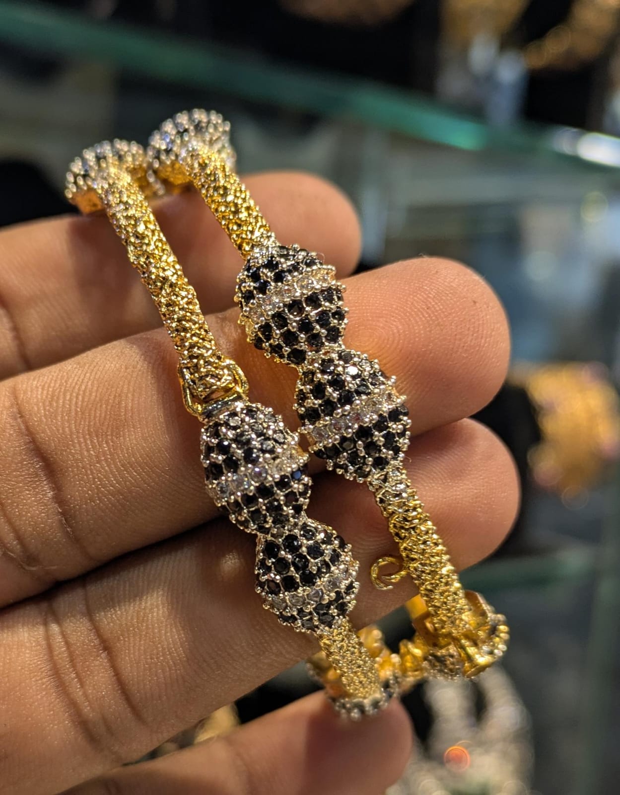 Gold plated 2 pc Bangles openable