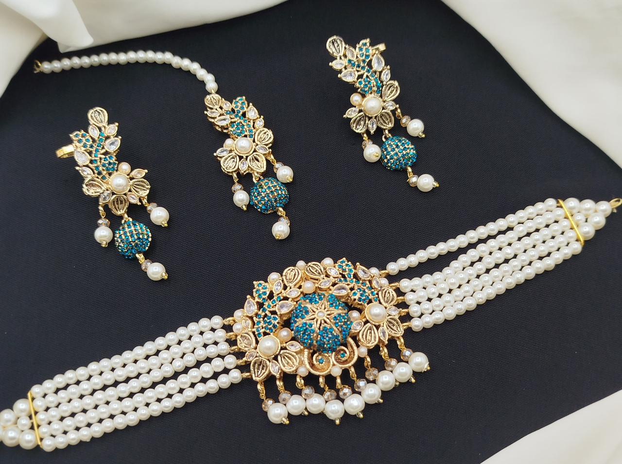 Earrings jhumkas nauratan with saharas