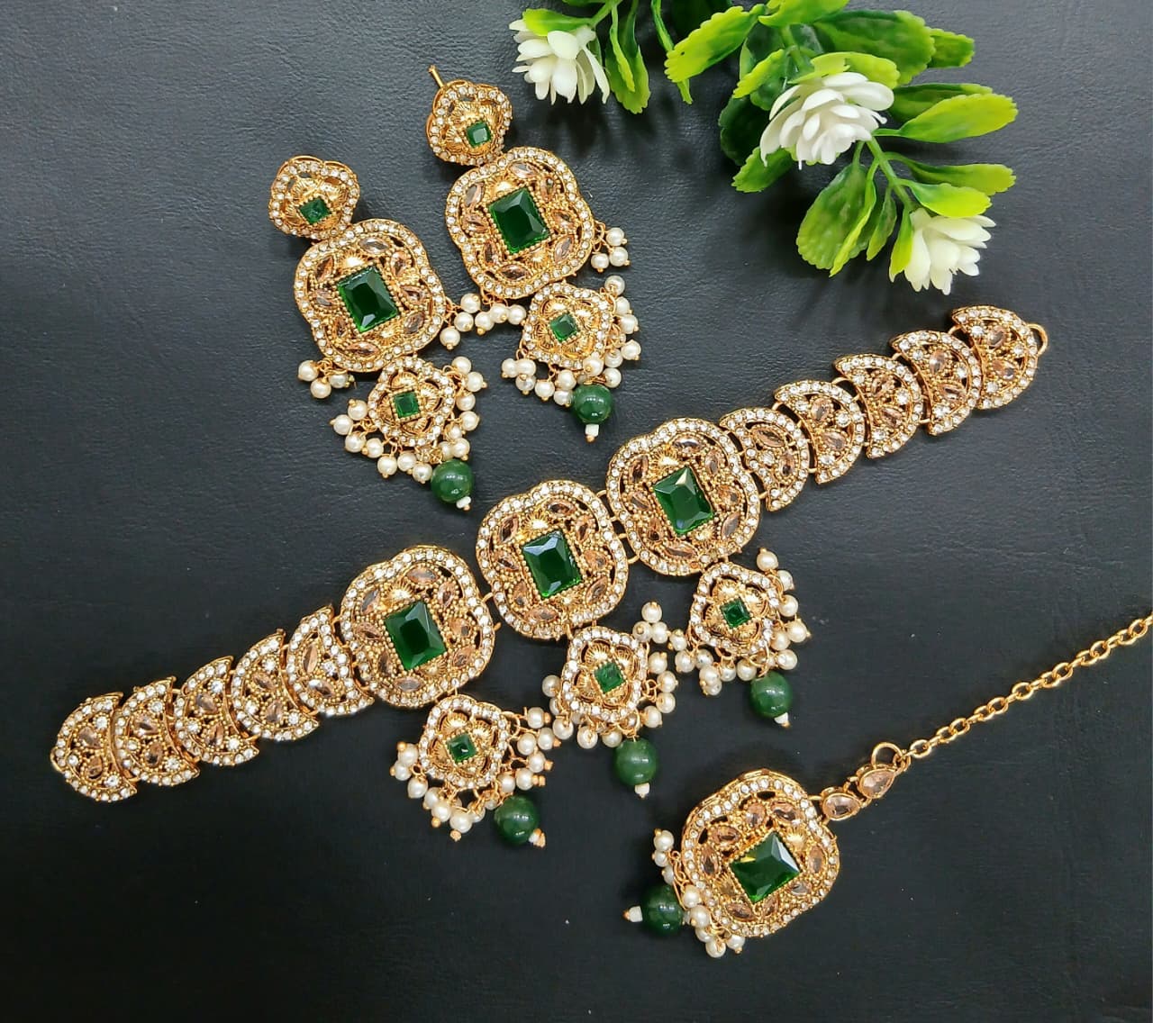 ELEGANT CHAOKAR SET BEAUTIFUL DESIGN AND BEST FINISHED STONE WORK