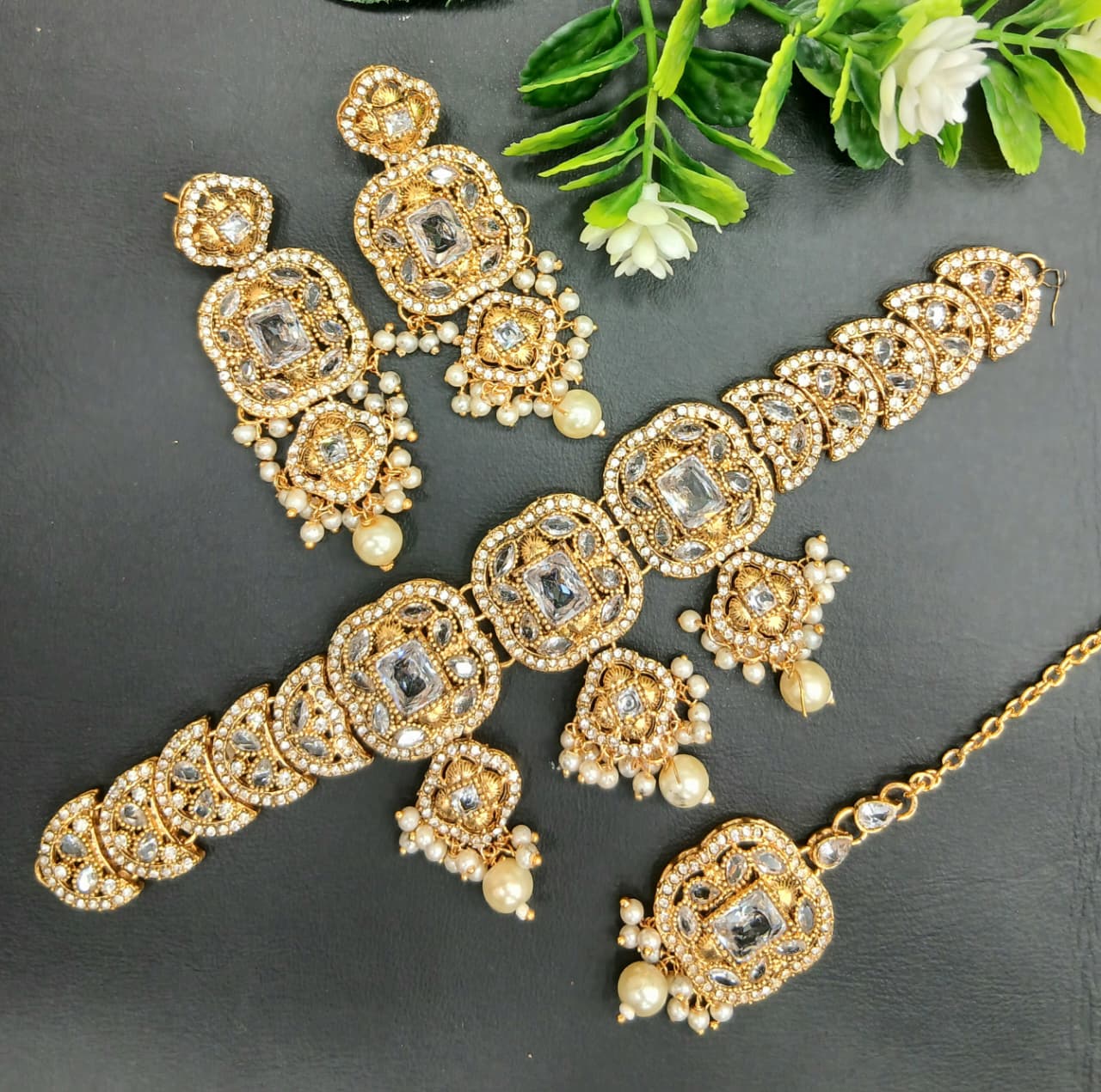 ELEGANT CHAOKAR SET BEAUTIFUL DESIGN AND BEST FINISHED STONE WORK