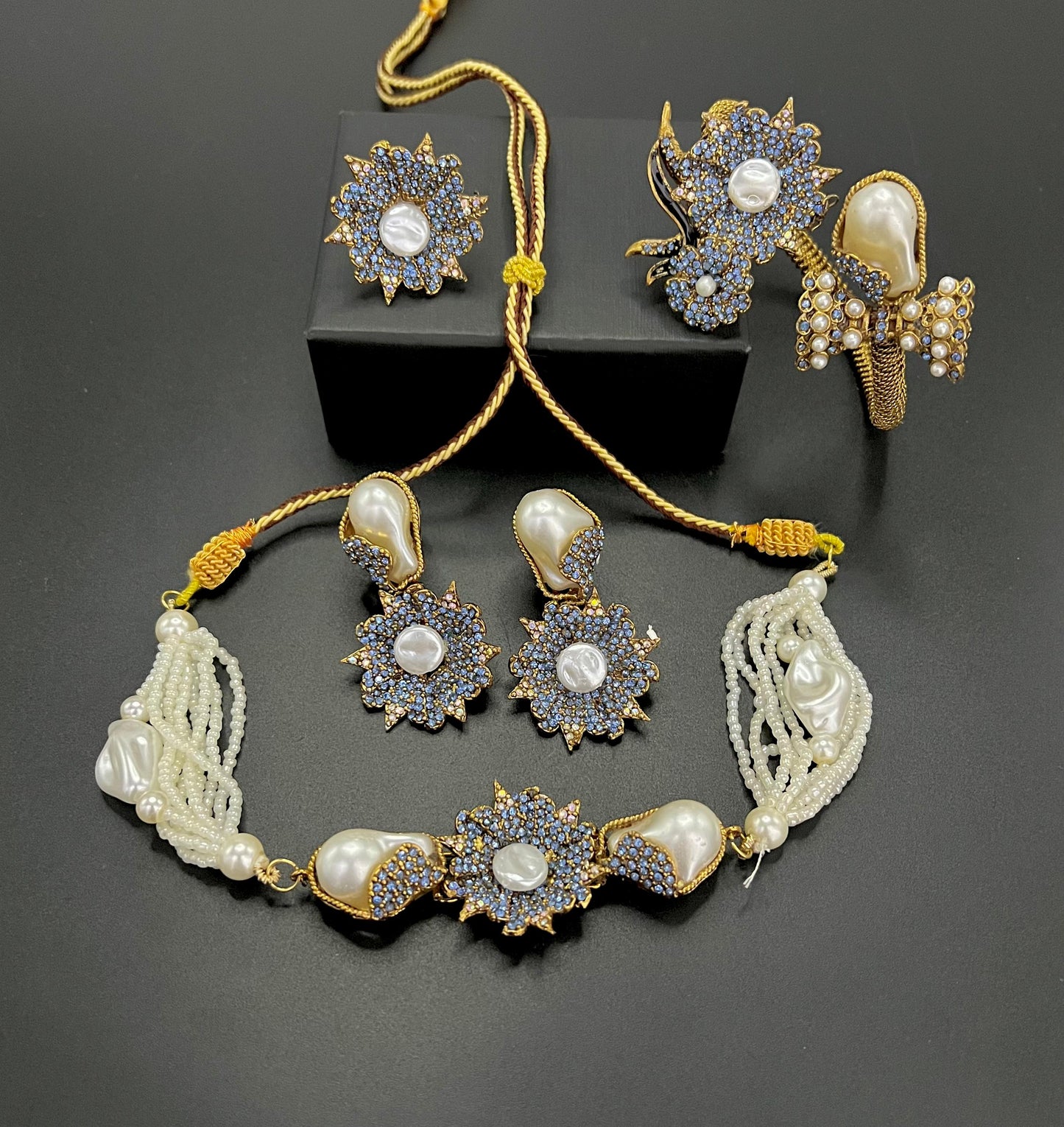 Choker Set