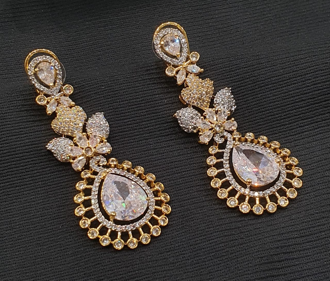Long zircon earrings