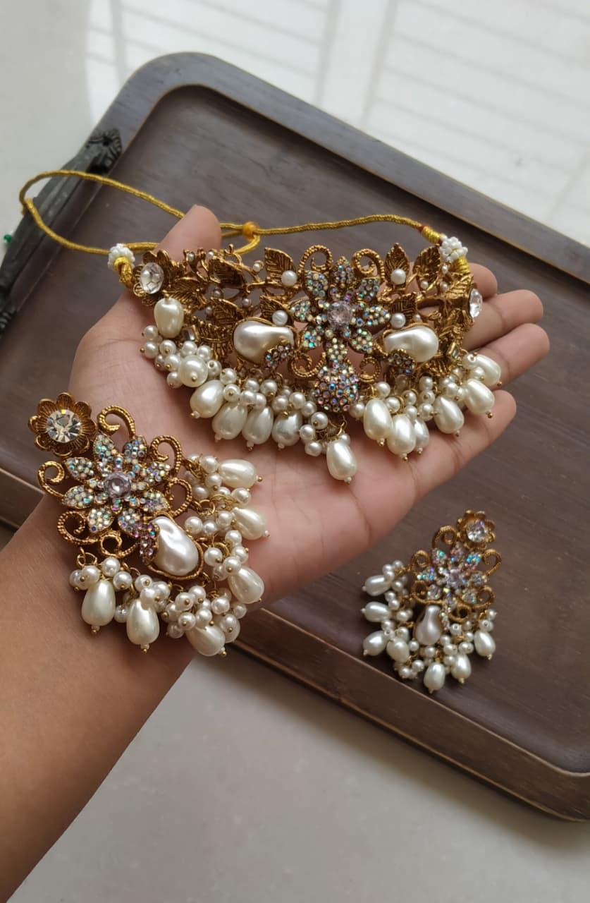 Handmade stone with mother pearl chokkar set💖