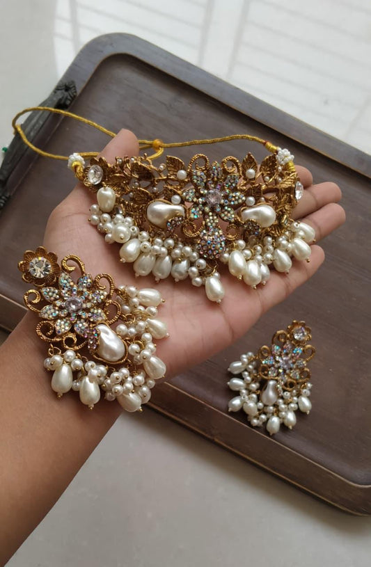 Handmade stone with mother pearl chokkar set💖