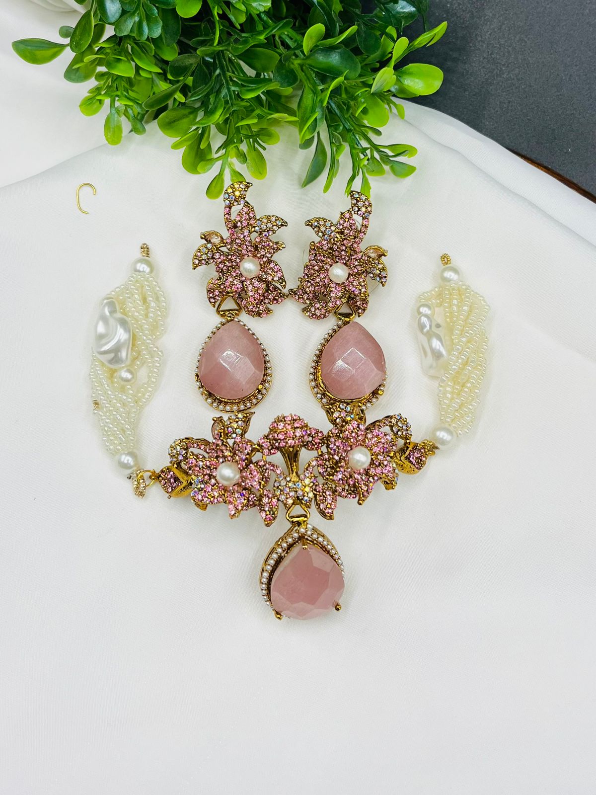 Beautiful Mini Choker