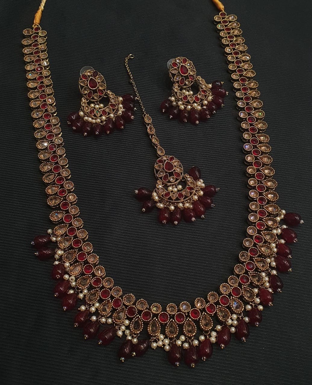 Sheesh kundan mala