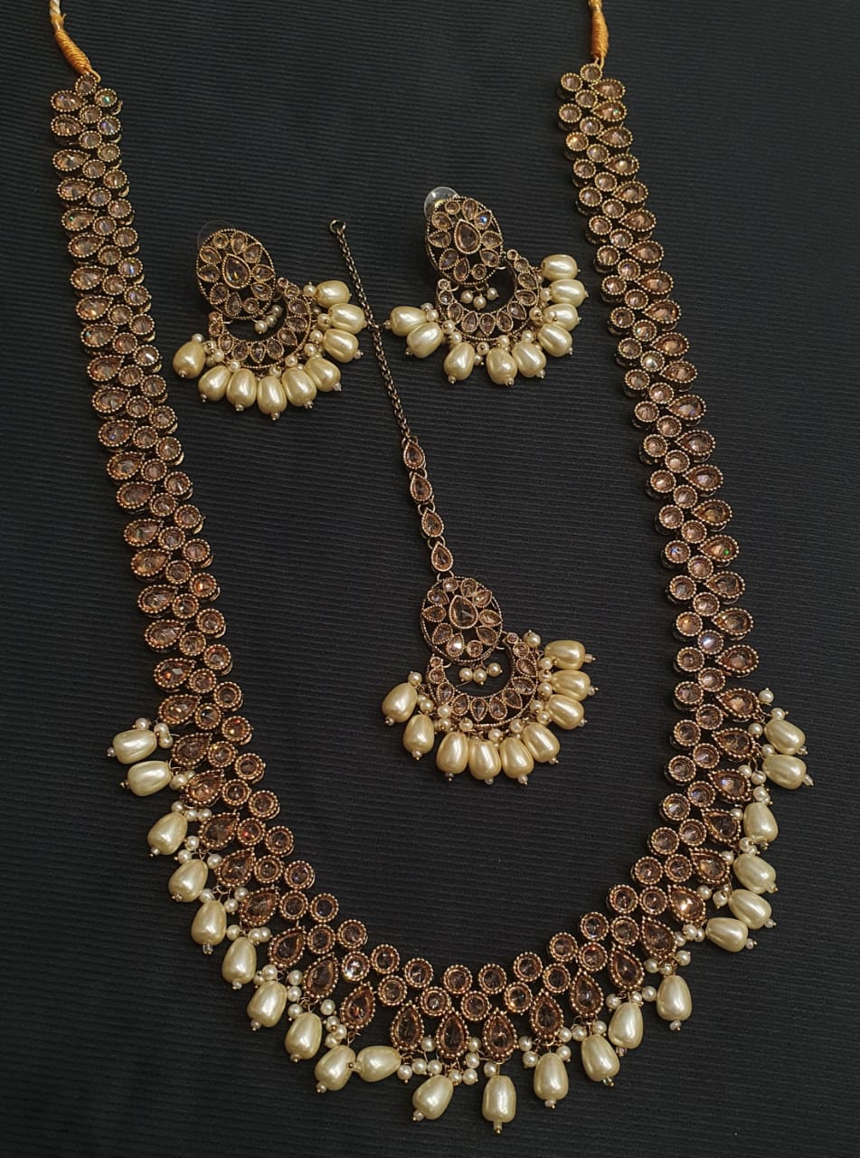 Sheesh kundan mala