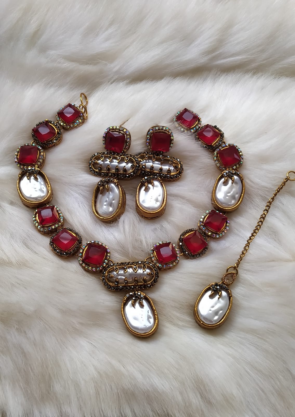 Handmade zircon stone with mother pearl set