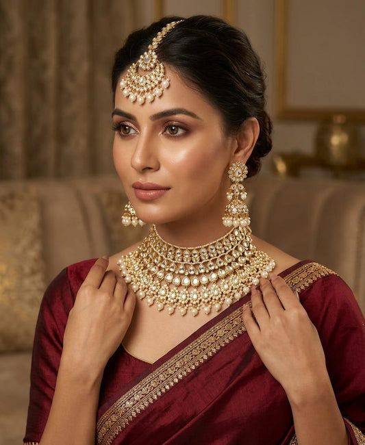 Beautiful Indian Dabbi Kundan Bridal Set