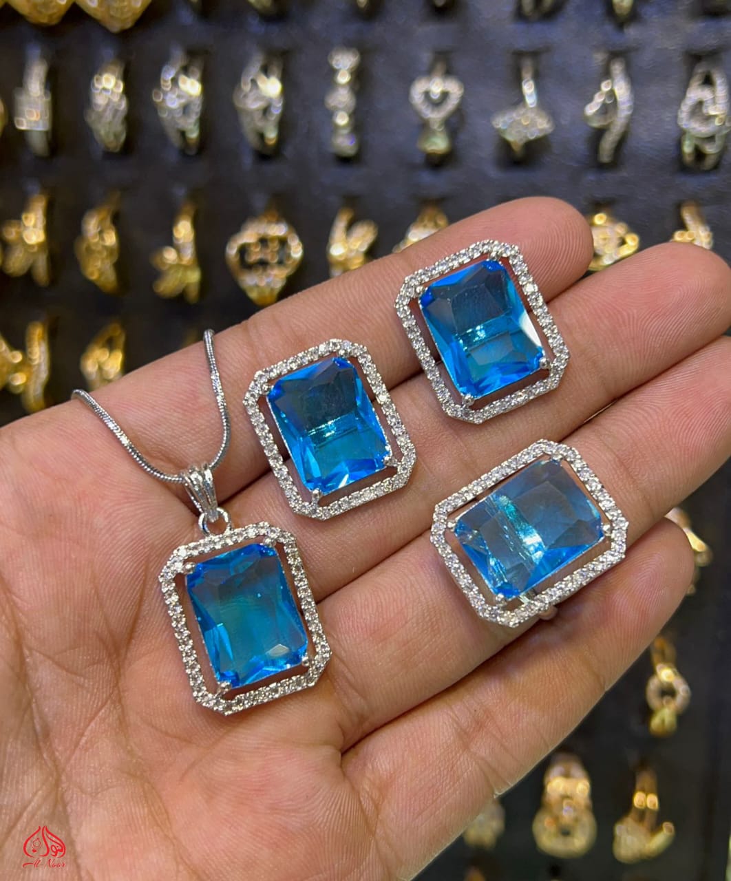 Pandent sets