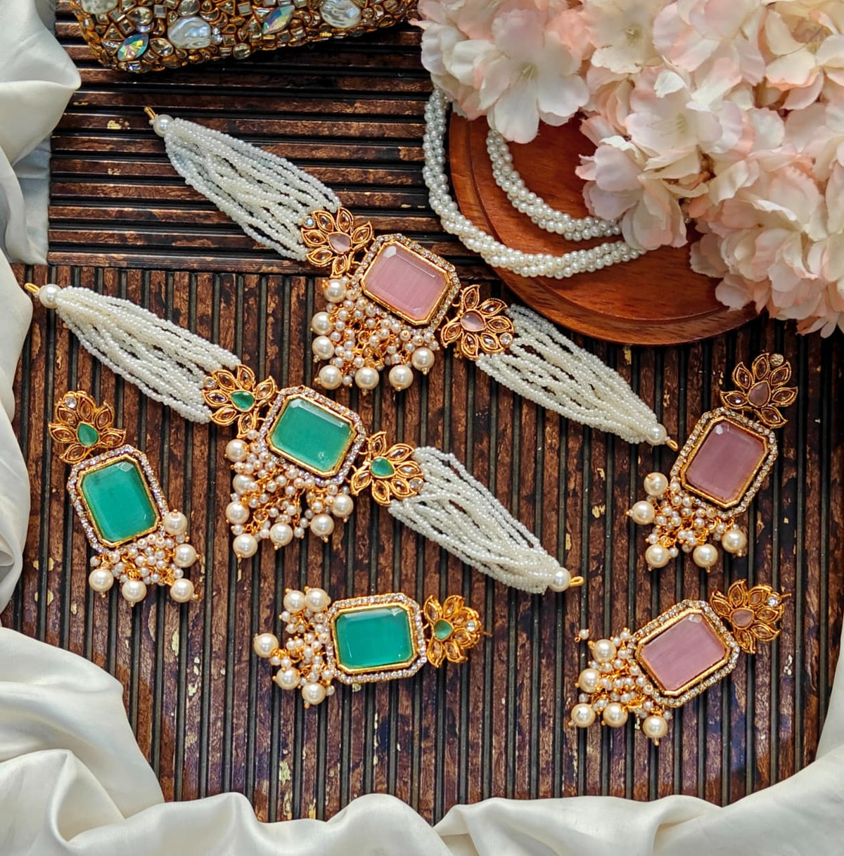 Beautiful Zarqoon stone Egyption style  Trendi Choker