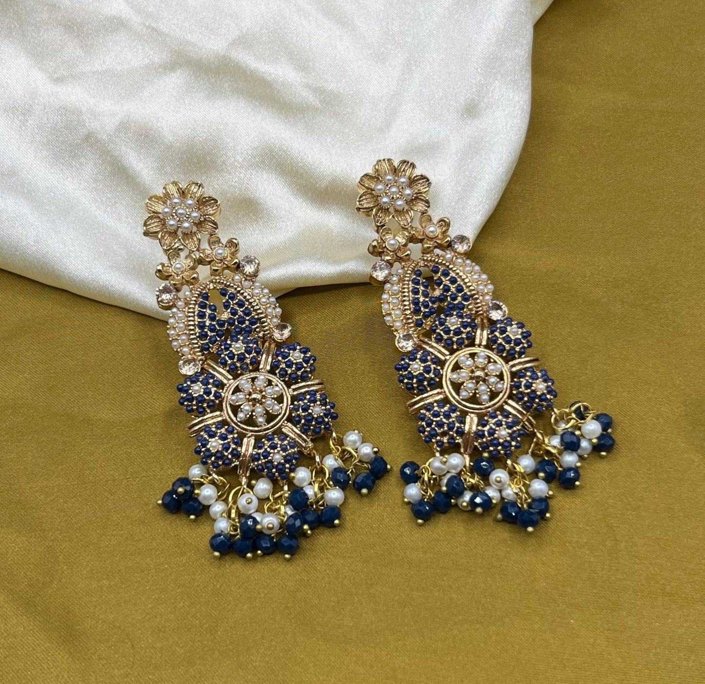 Earrings danglers