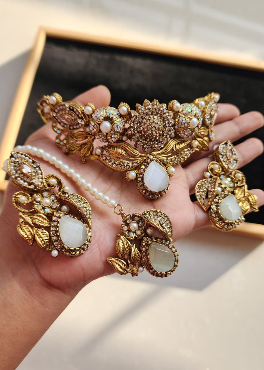 Designer collection Handmade stone with turkish work chokkar set