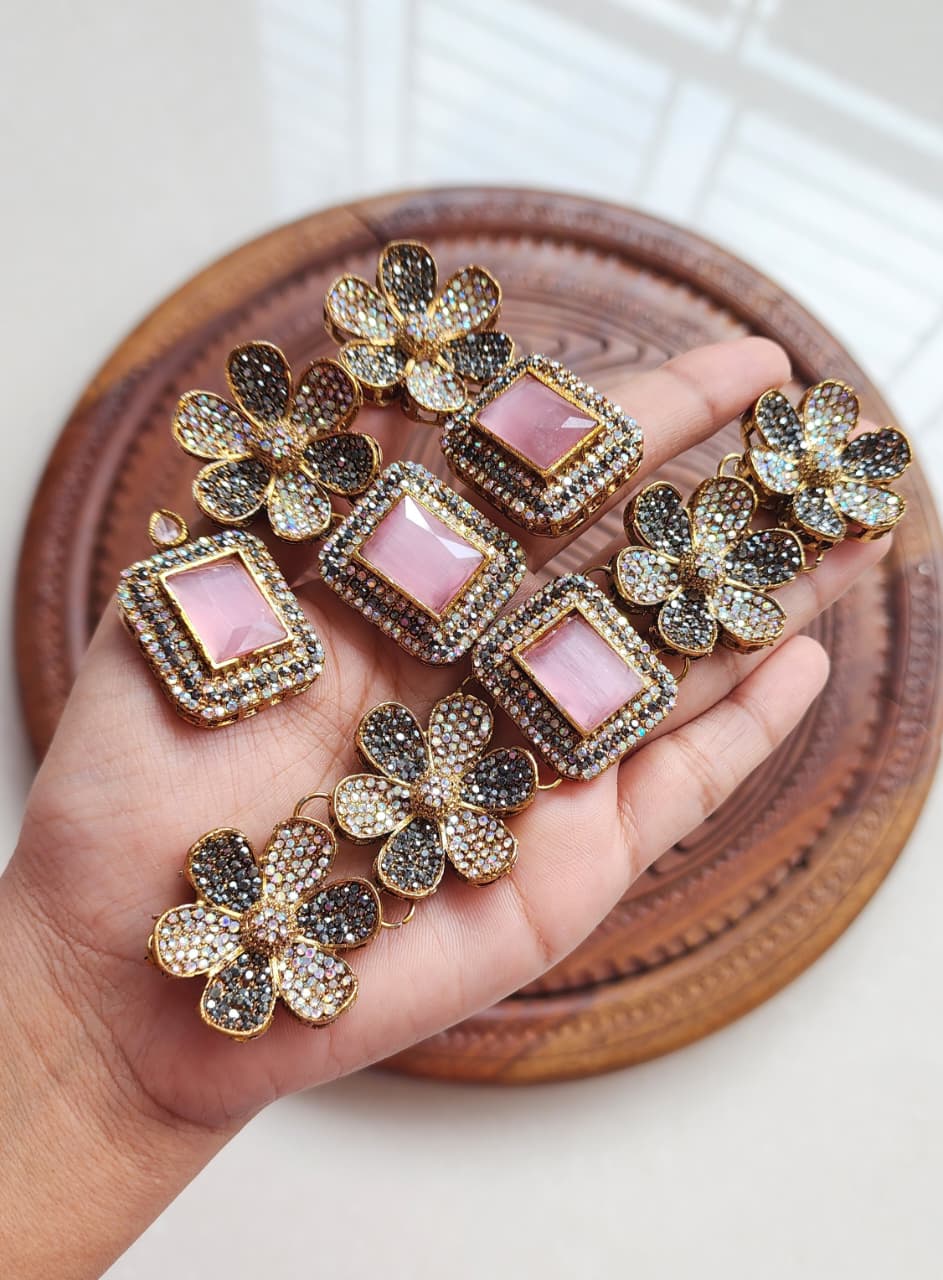 Designer collection Premium quality stone turkish chokkar set